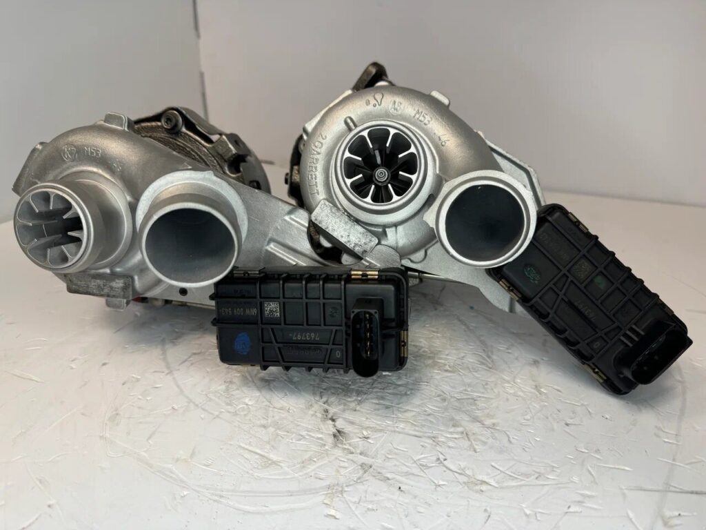 Комплект турбин 7634930005 + 7634920005 Garrett для Audi